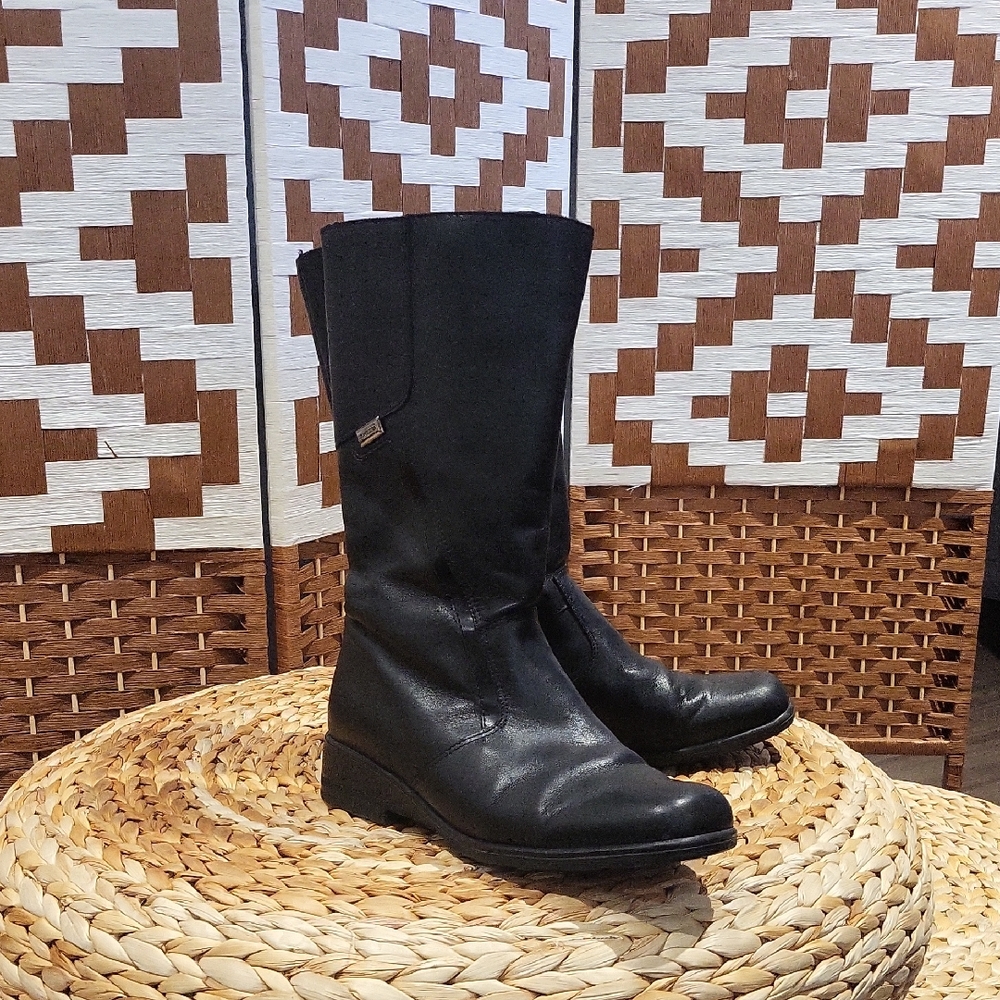 Elegant Black Heeled Boots for Women
